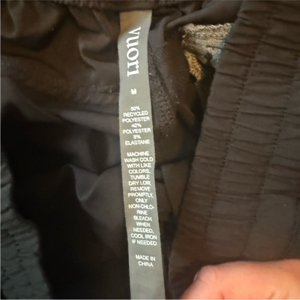 Vuori Black Dash Performance Short - Picture 8 of 12